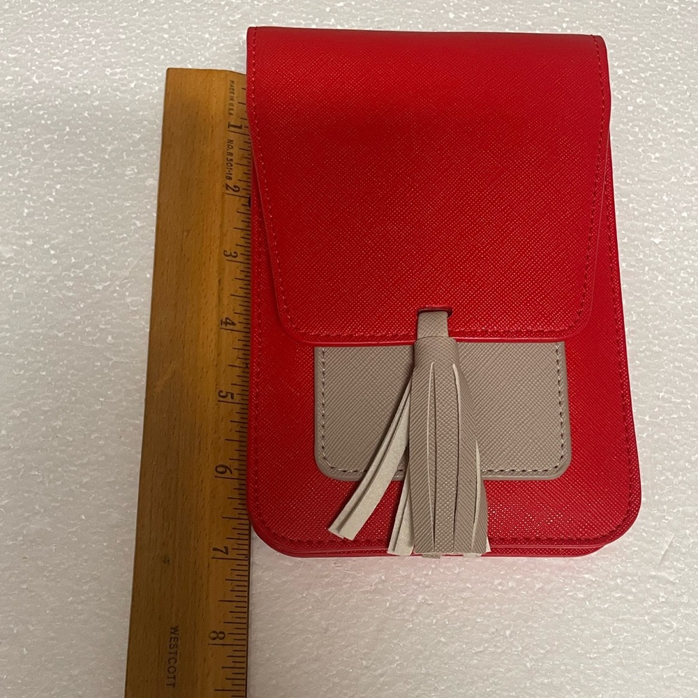 NWT K Carroll Crossbody RFID card slots. Big enough 4 most phones, cards & money - Picture 12 of 12